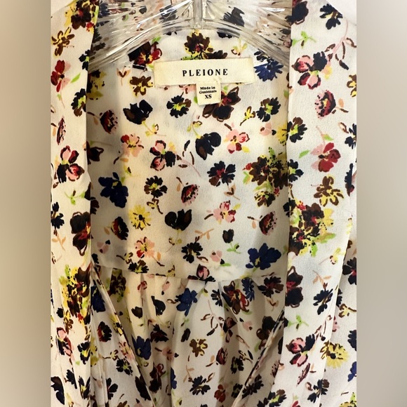 PLEIONE White Floral Print Surplice Blouse Roll Tab Sleeve Hi Low Sz XS/XP - Picture 9 of 11